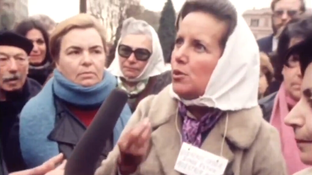 plaza de mayo 1 de junio de 1978mientras se jugaba alemania polonia 13