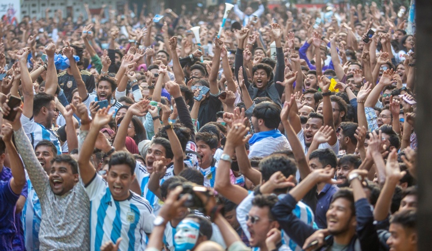Es La Historia De Un Amor 20221224054639 una de las pantallas gigantes 0644xsaaz 2000x1500 1